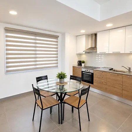 Fini 102 Apartment *